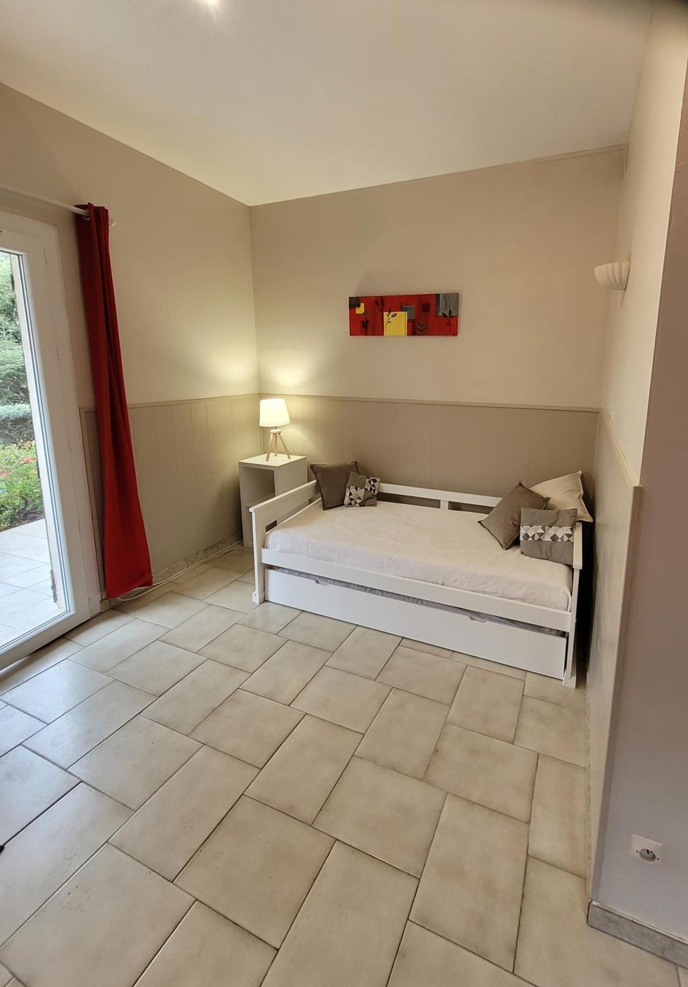 Appartements Dans Villa En Rez De Jardin Hyeres Exterior photo